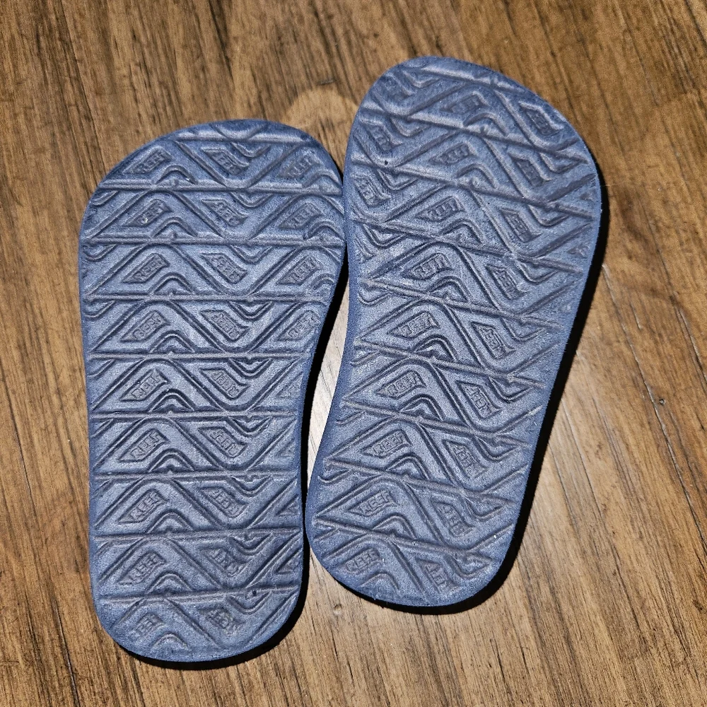 Reef Kids flip flops with back strap, Size 7